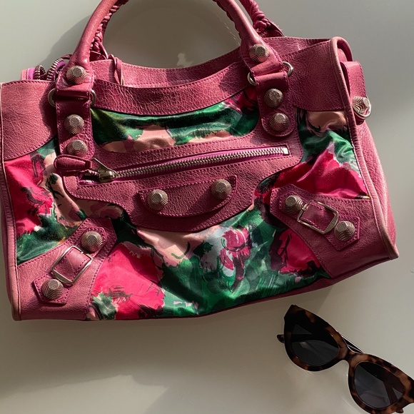 Balenciaga - Picture 2 of 5